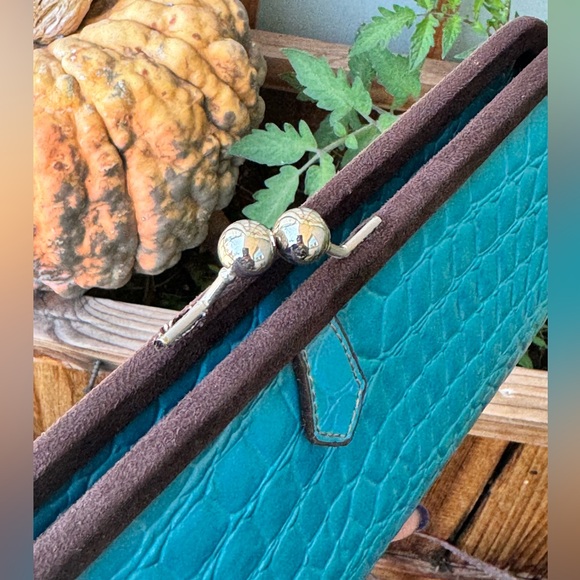 Vintage Mock Crock Embossed Faux Leather Teal Clutch Purse with Pink Lining